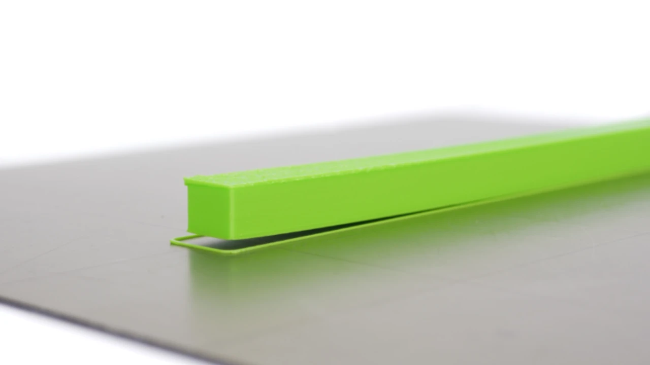 Peças de plástico produzidas por impressão 3D apresentam falhas de fabricação.