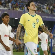 Pedro comemora gol da Seleção Brasileira na vitória sobre a Índia em Calcutá