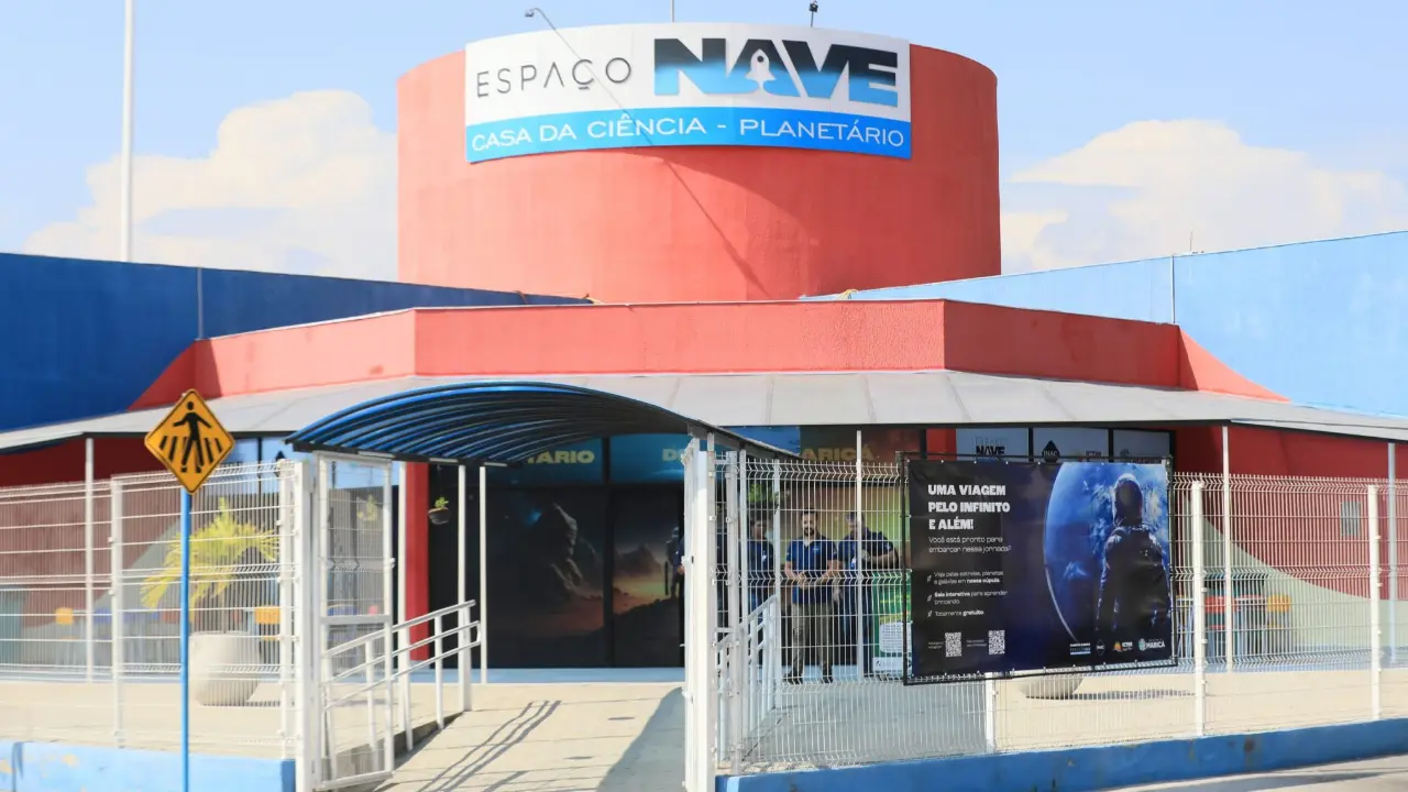 Crianças participam de atividade no Planetário de Maricá