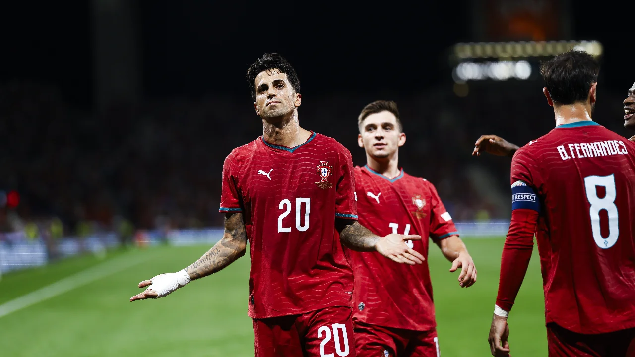 Gonçalo Ramos comemora gol da vitória de Portugal sobre a Noruega pela Nations League