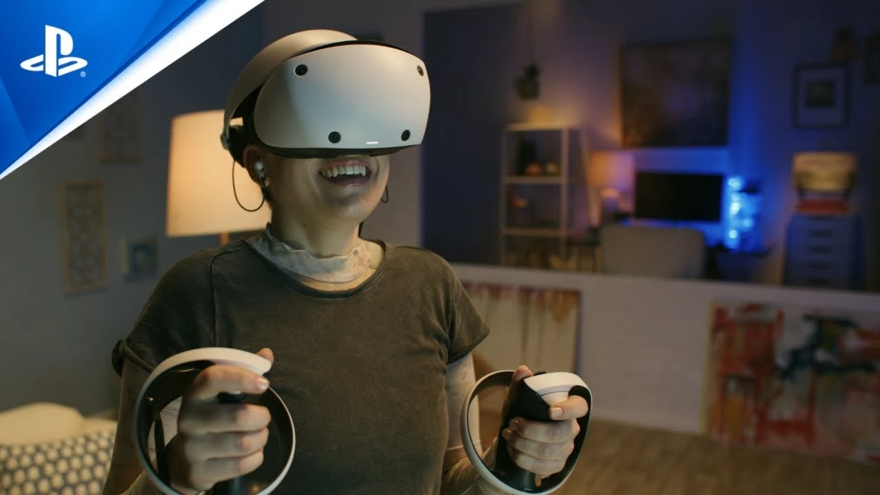 PlayStation VR2 e Meta Quest 3 lado a lado em comparação de headsets de realidade virtual