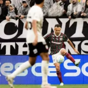 Renê em ação pelo Fluminense antes de sequência decisiva no Campeonato Brasileiro e na Libertadores