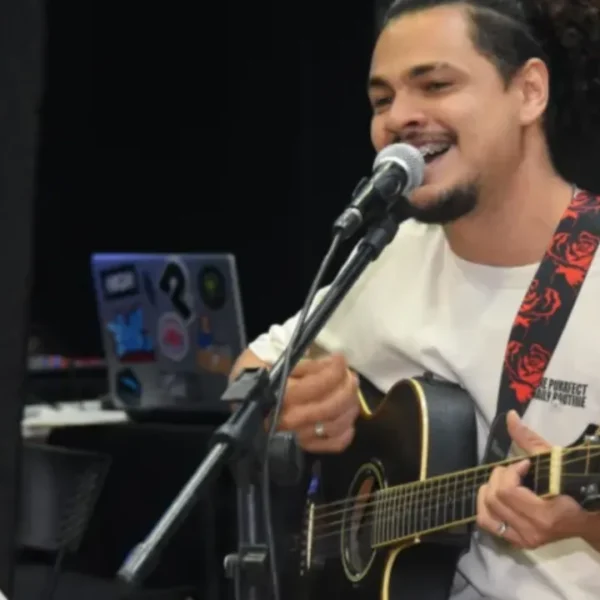 Sarau reúne poesia e hip hop na Incubadora de Cultura de Maricá