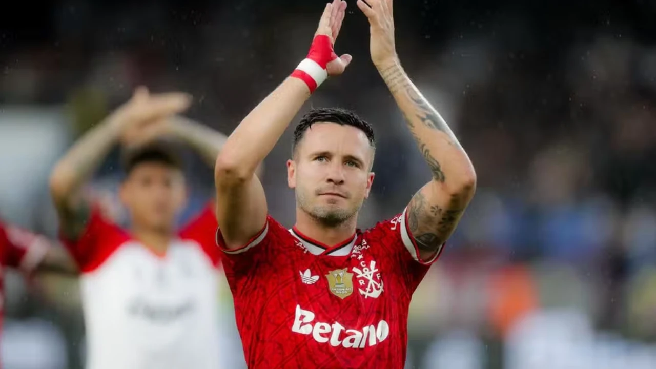 Saúl Ñíguez em ação pelo Flamengo durante a temporada de 2026