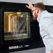 Simulação estrutural de peça FDM considerando trajetórias da impressão 3D