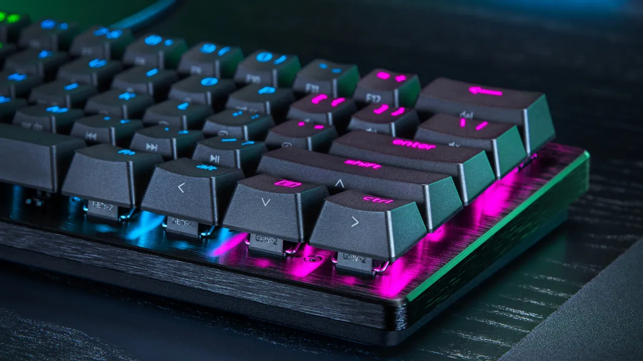 Razer Huntsman V3 Pro Mini 8KHz com iluminação RGB em formato 60%