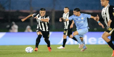Jogadores do Atlético-MG durante partida contra Montevideo City Torque pela semifinal da Sul-Americana 2026
